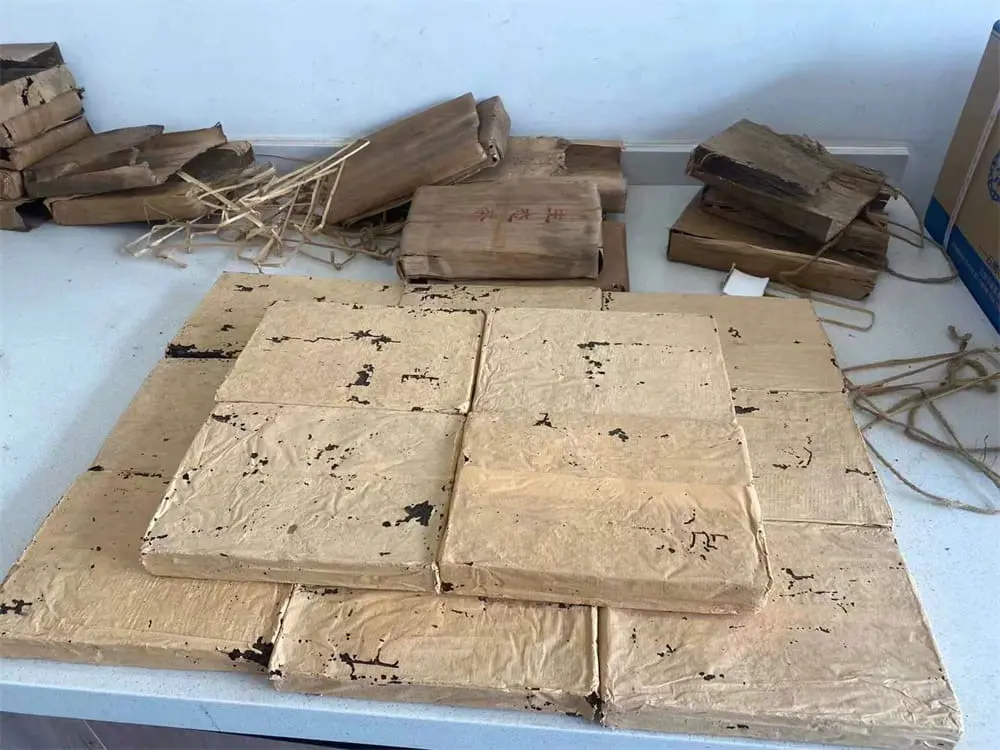 秦皇岛回收中茶普洱茶2004年生茶熟茶